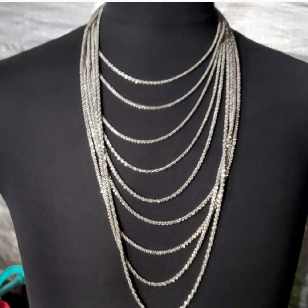 WHITE HOUSE BLACK MARKET 9 STRAND NECKLACE